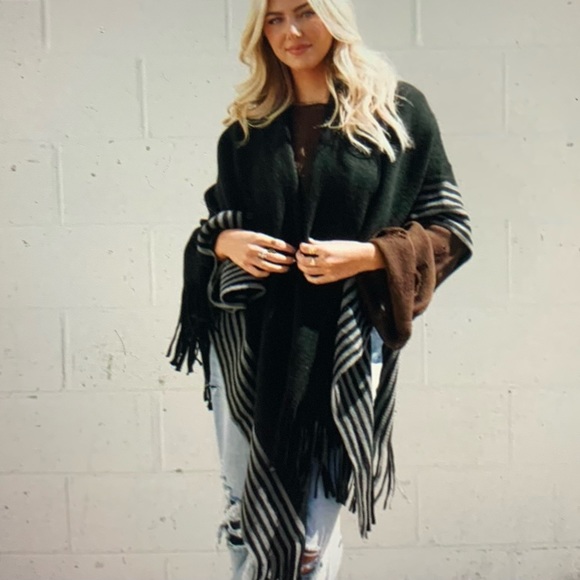 “Stevie” Striped Cape/Wrap in Black & Gray - Picture 2 of 2